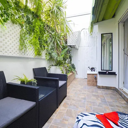 Cubo's Poseidon 2 & Pool Guest house