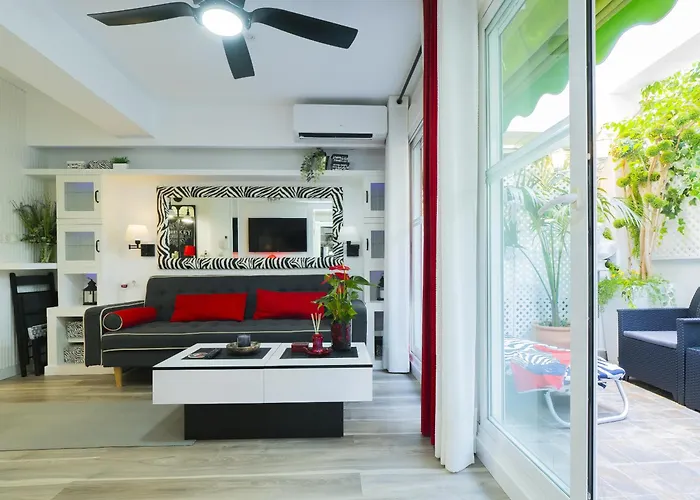 Cubo's Poseidon 2 & Pool *